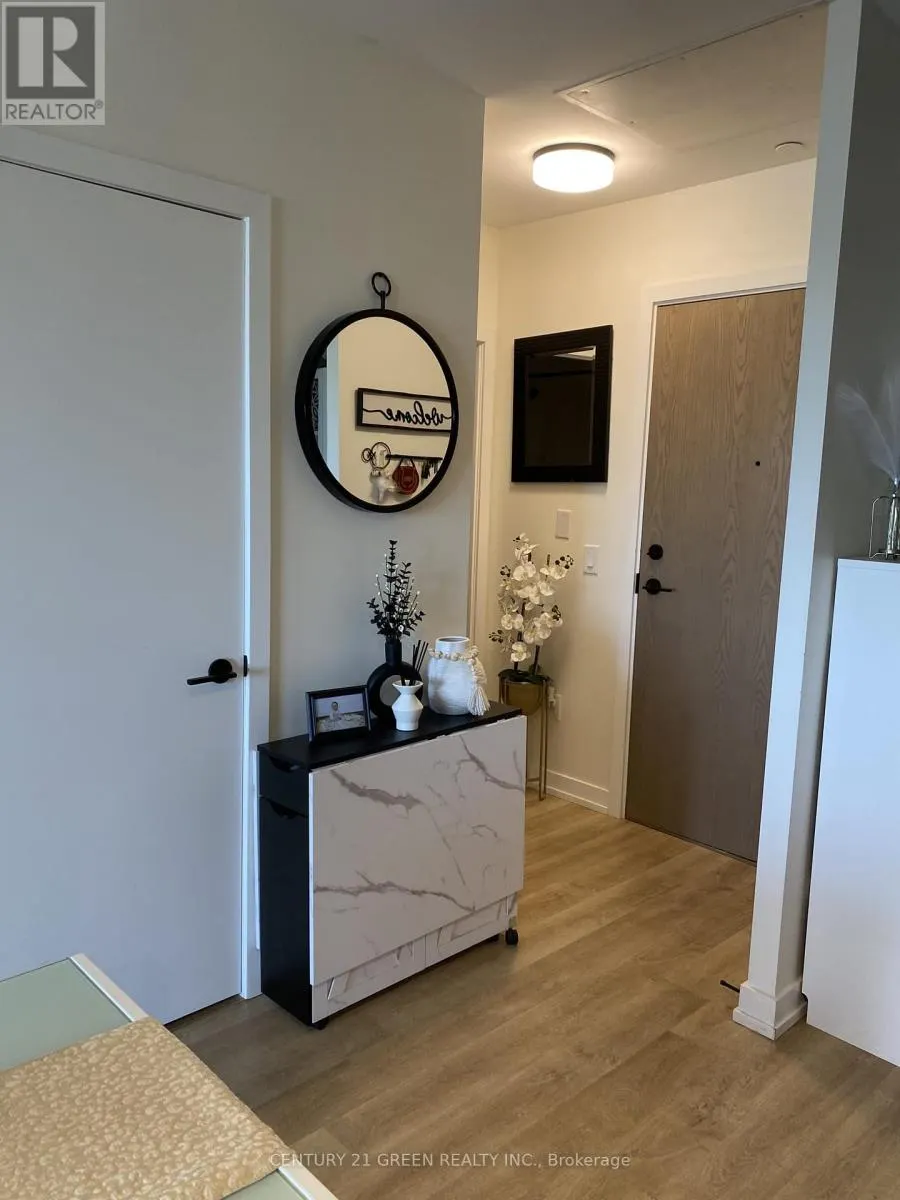 613 - 2300 ST. CLAIR AVENUE W
