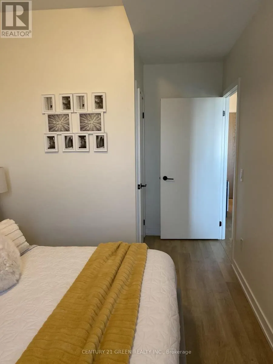613 - 2300 ST. CLAIR AVENUE W