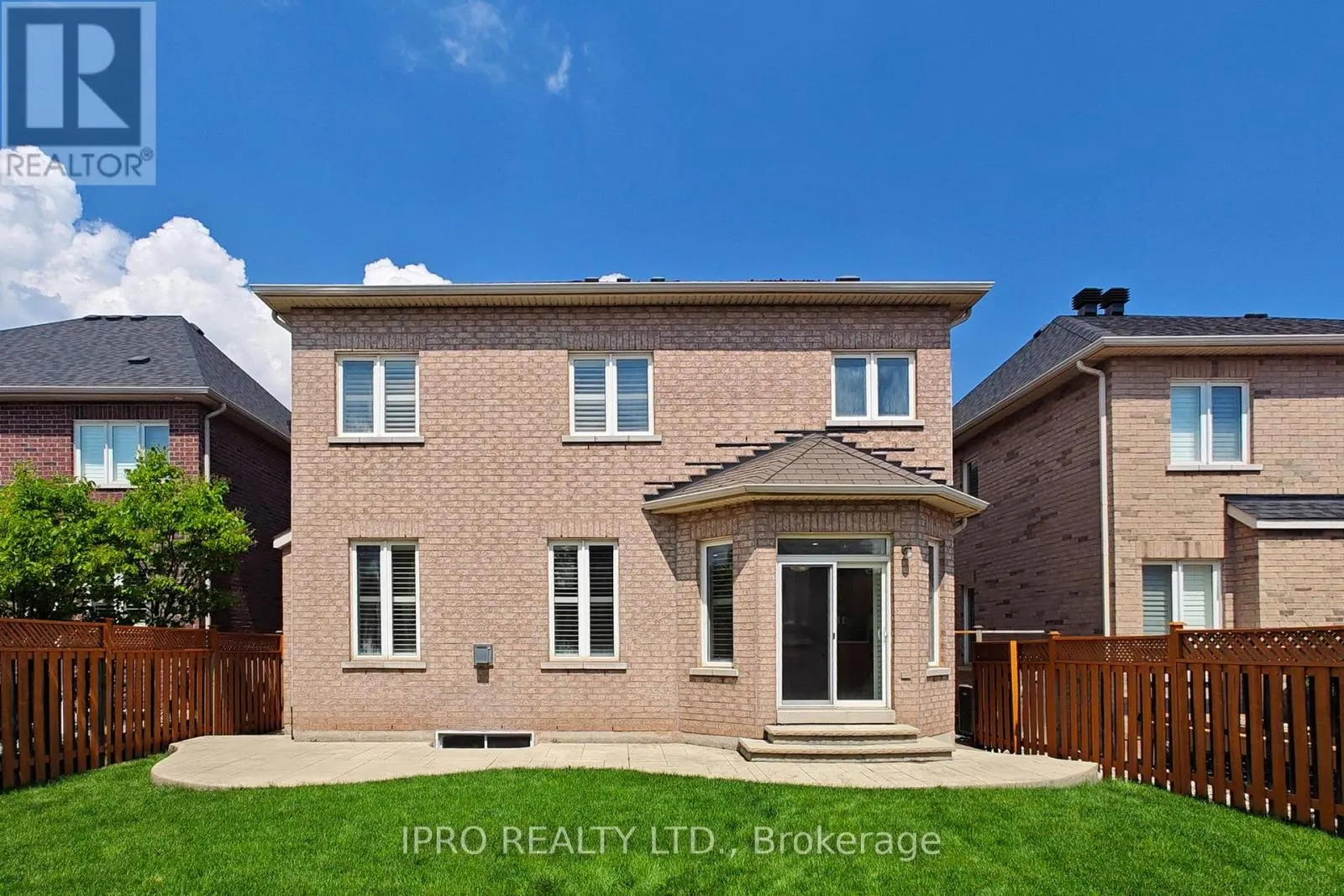 2472 NORTH RIDGE TRAIL S