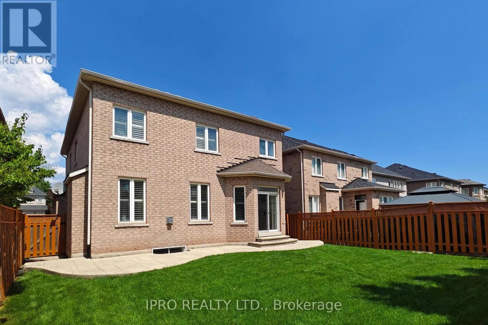 2472 NORTH RIDGE TRAIL S