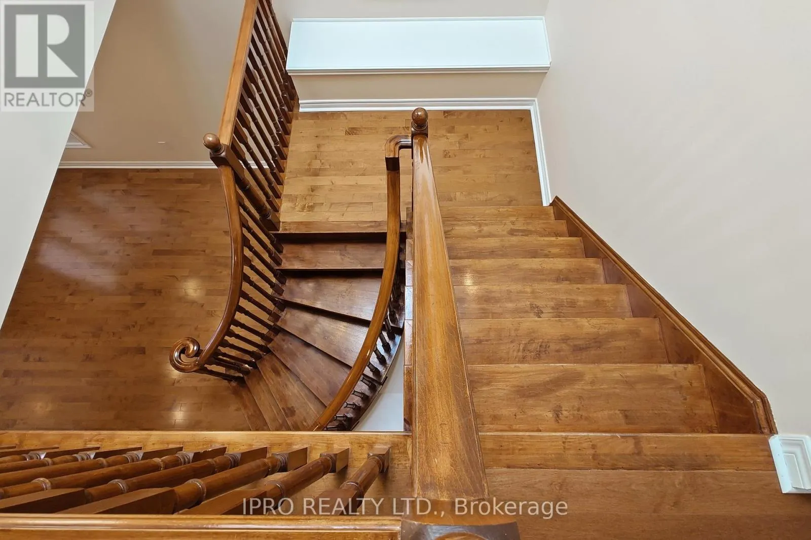 2472 NORTH RIDGE TRAIL S