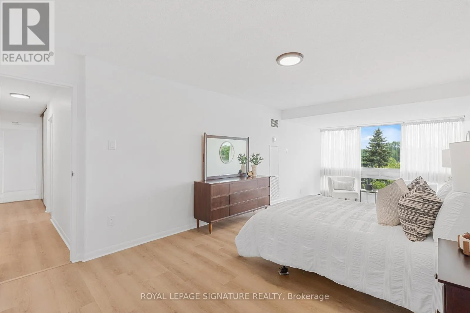 604 - 2185 MARINE DRIVE