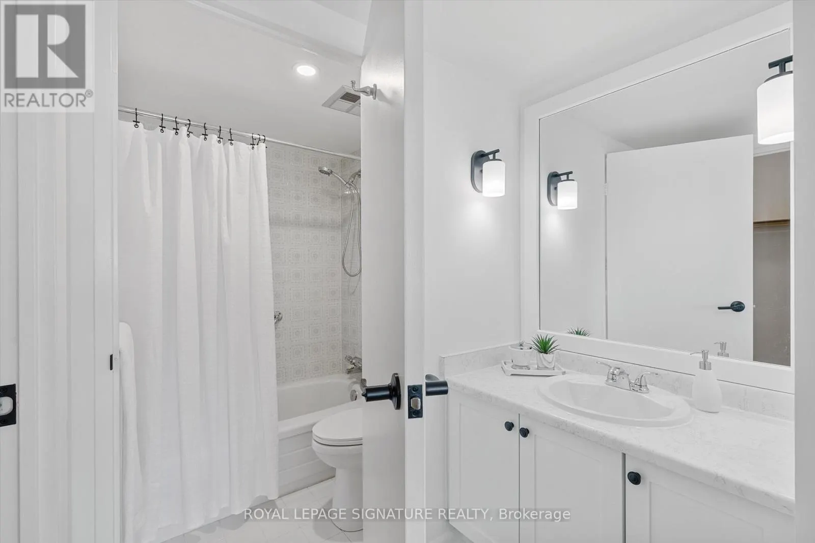 604 - 2185 MARINE DRIVE
