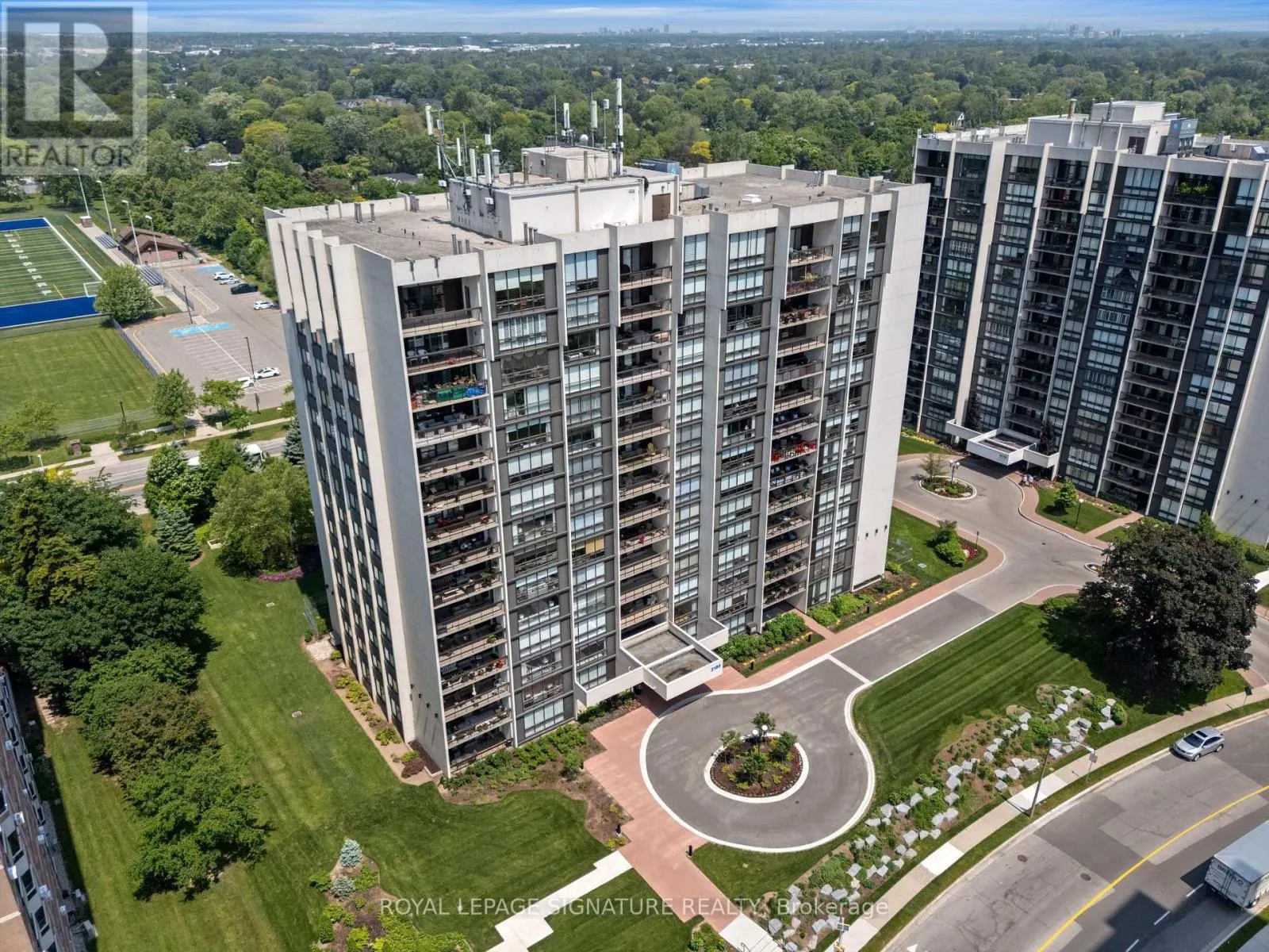 604 - 2185 MARINE DRIVE