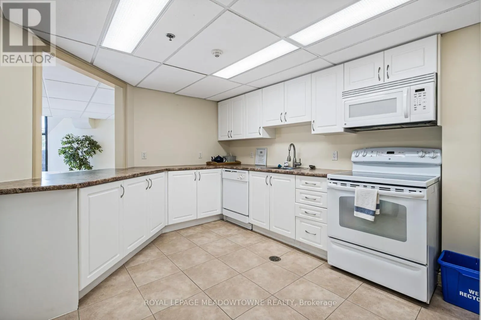 506 - 1230 MARLBOROUGH COURT