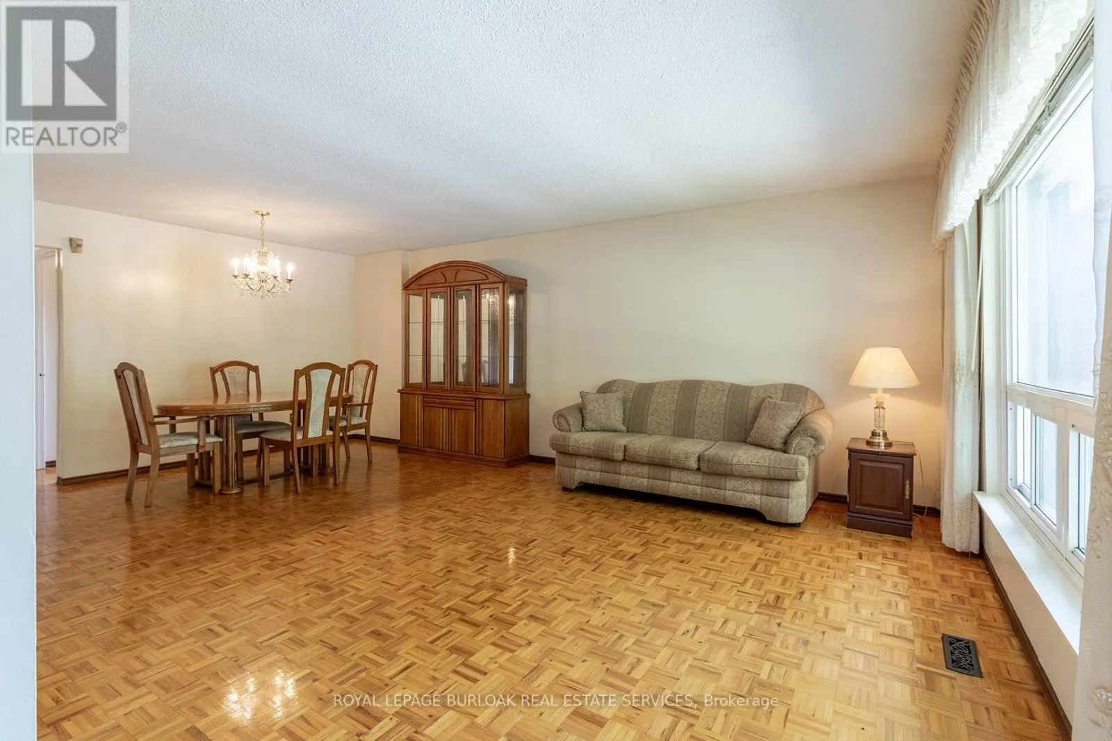 3072 PARKGATE CRESCENT