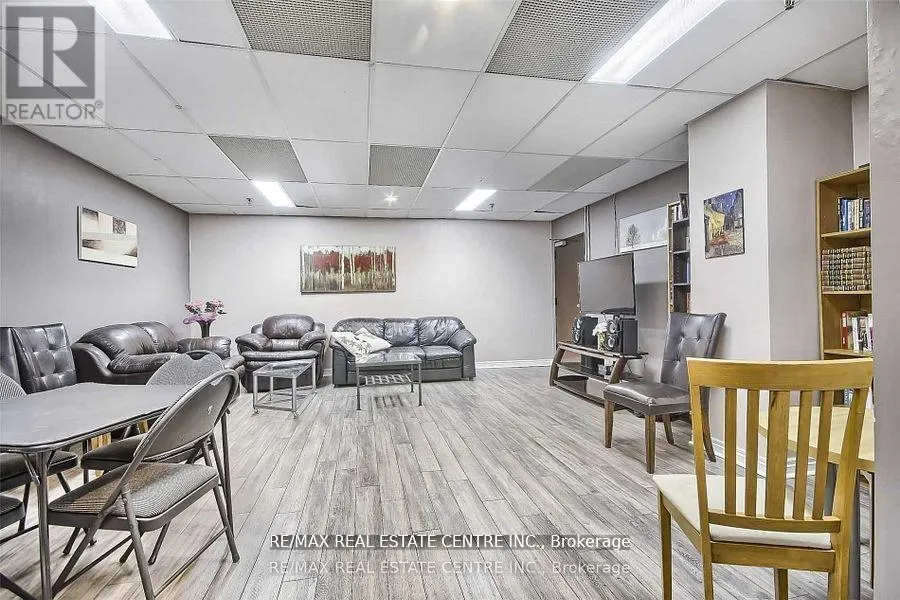 504 - 3621 LAKESHORE BOULEVARD