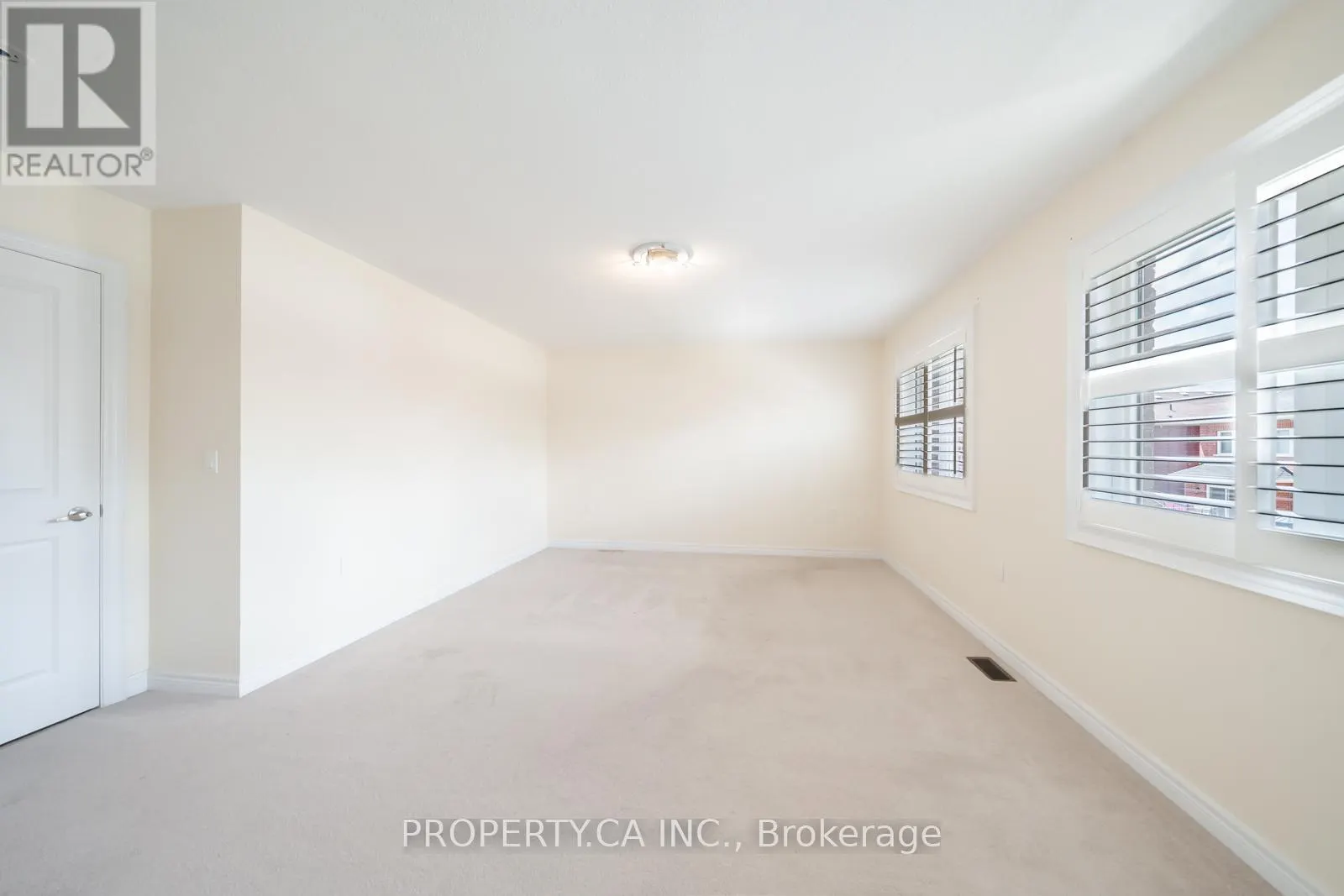 7 FORSYTH CRESCENT