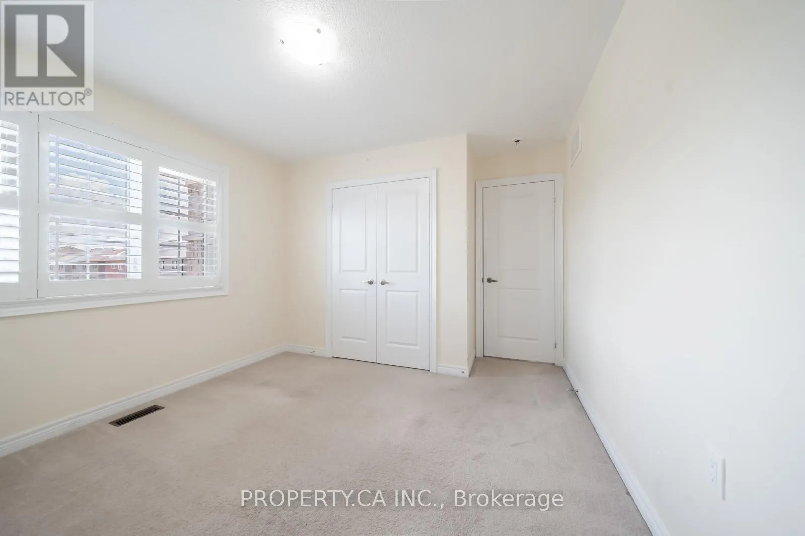 7 FORSYTH CRESCENT