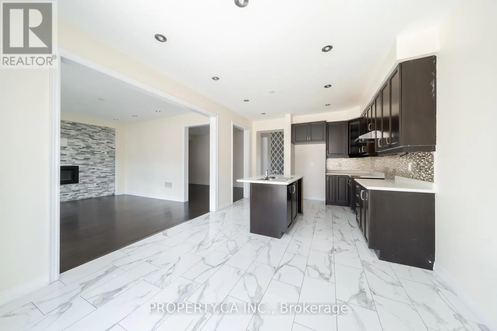 7 FORSYTH CRESCENT