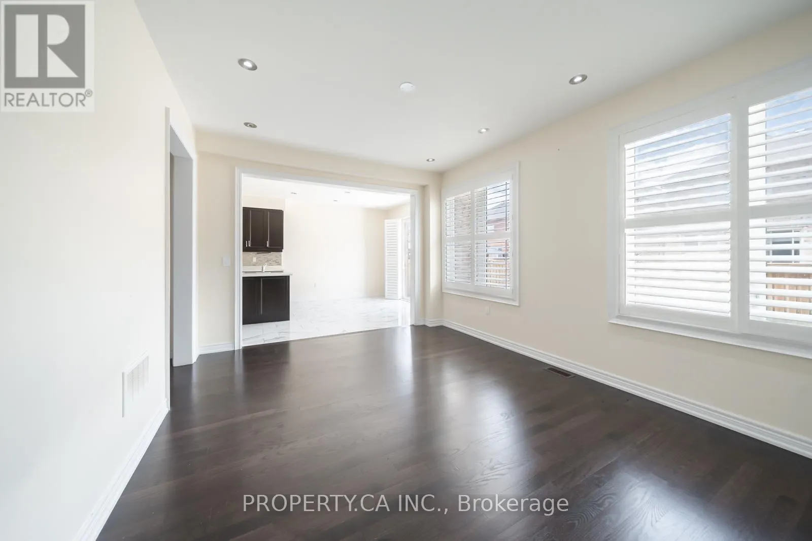 7 FORSYTH CRESCENT