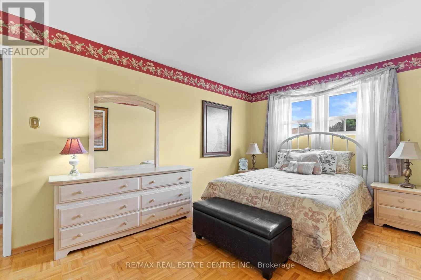 48 MARBLEHEAD CRESCENT