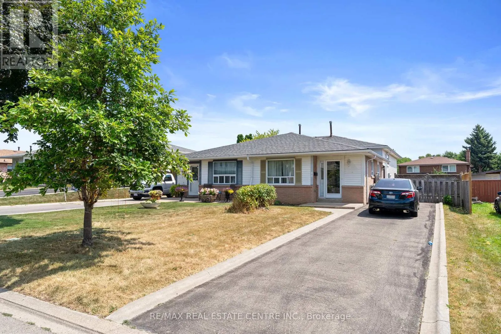 48 MARBLEHEAD CRESCENT