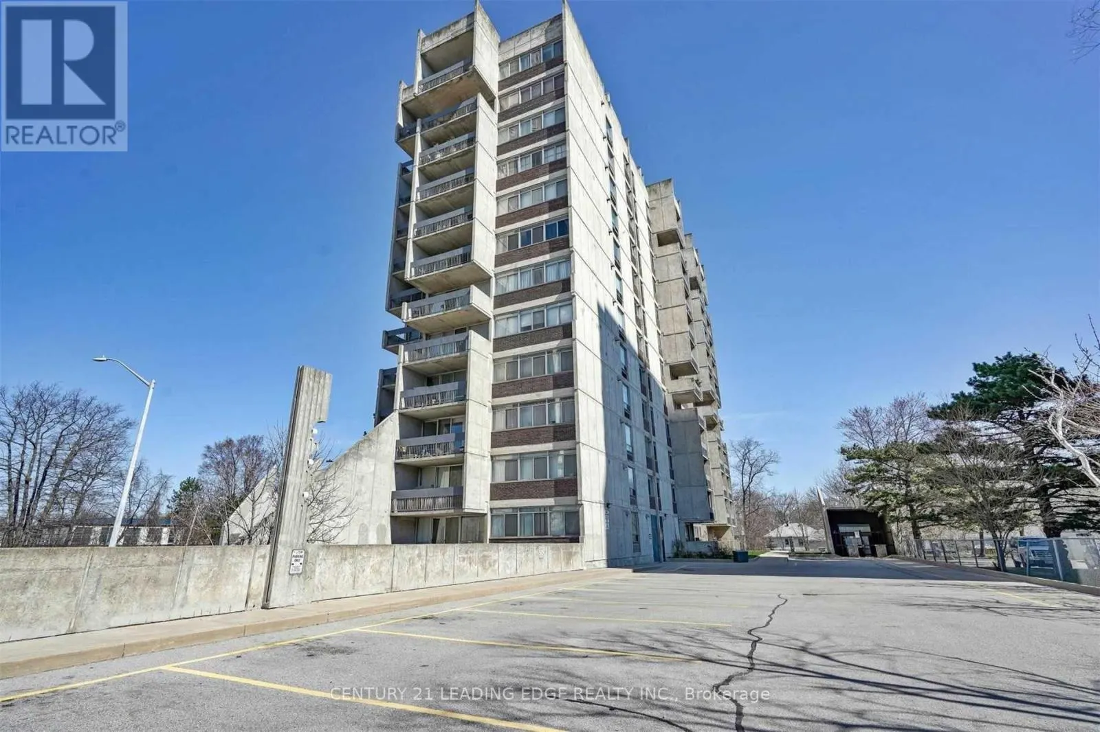 805 - 20 SPEERS ROAD