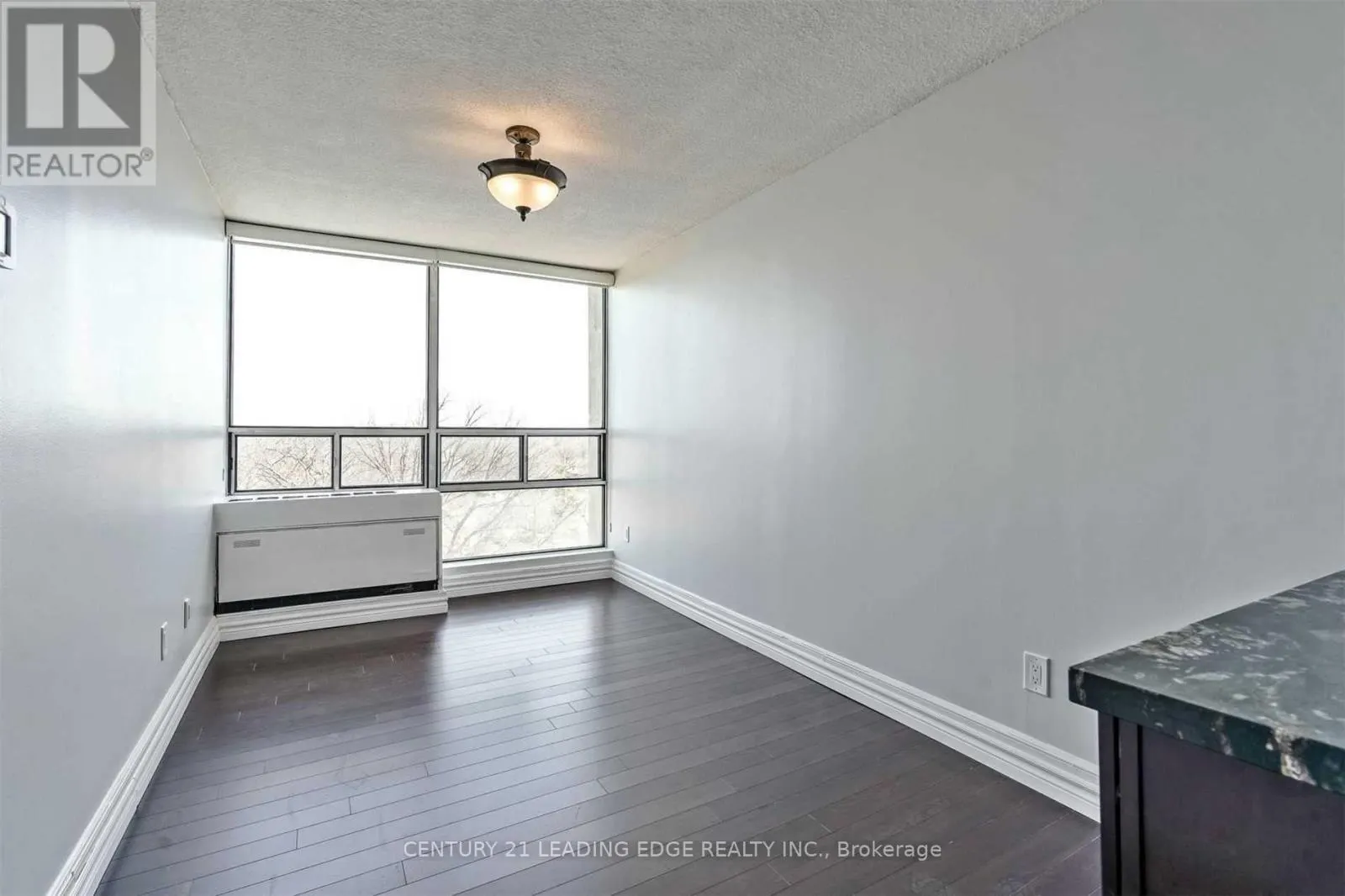 805 - 20 SPEERS ROAD