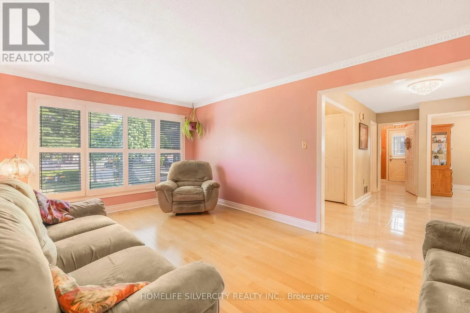 16 PACIFIC LANE