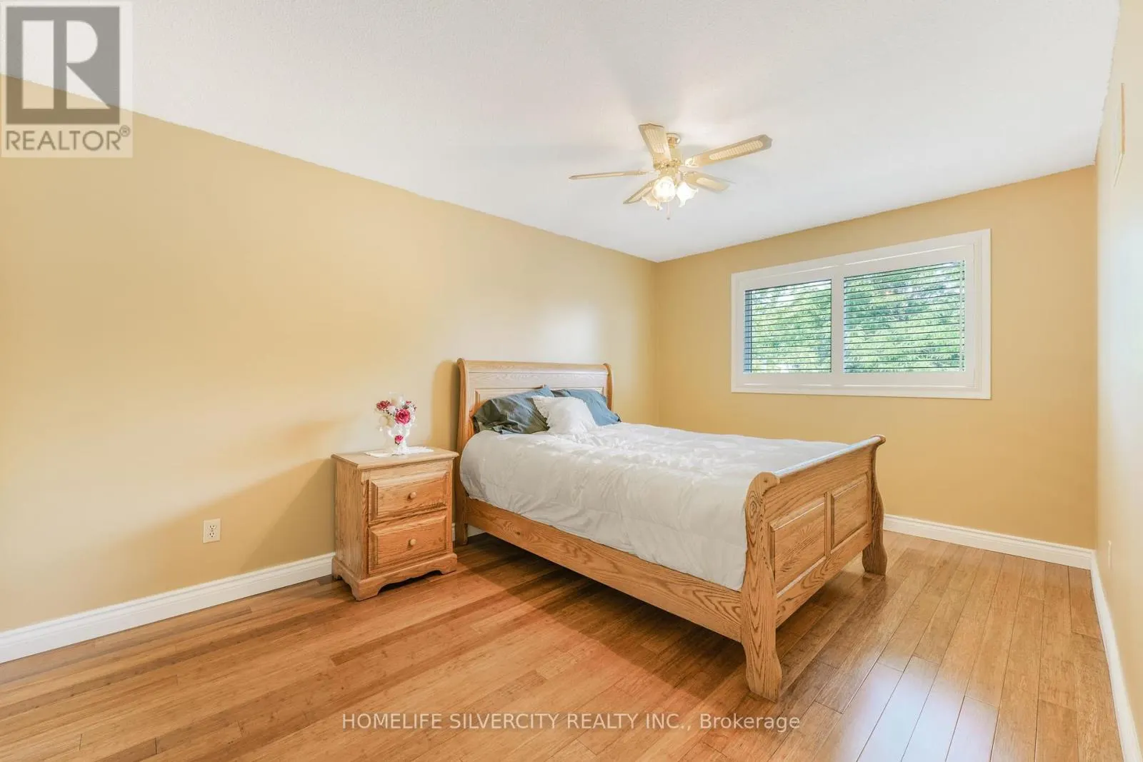 16 PACIFIC LANE