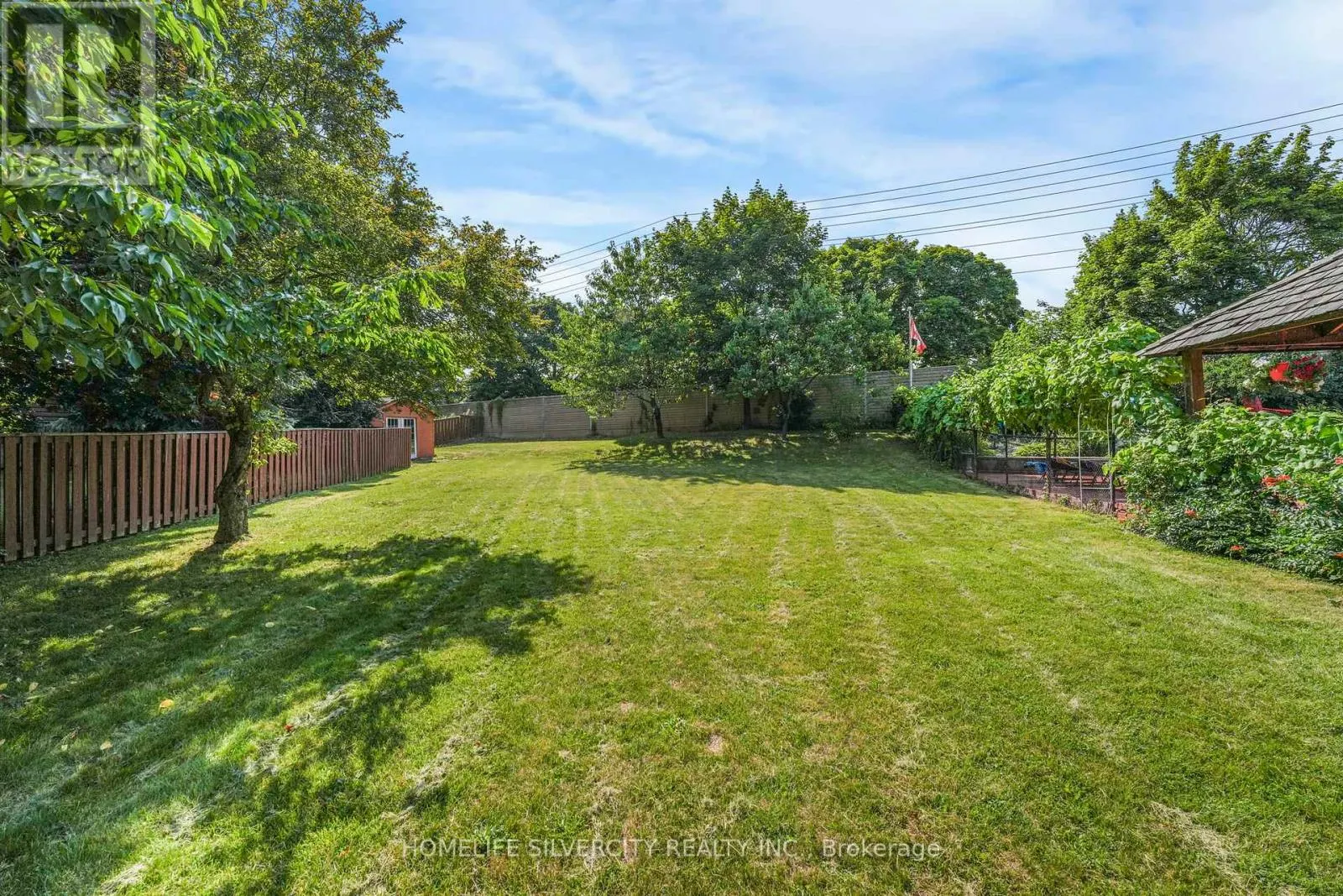 16 PACIFIC LANE