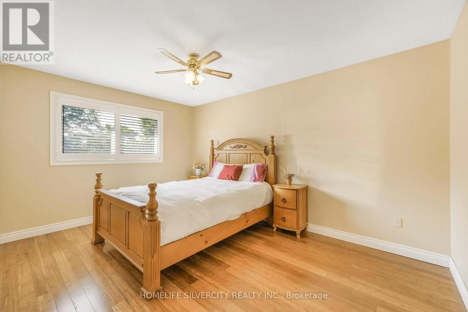 16 PACIFIC LANE