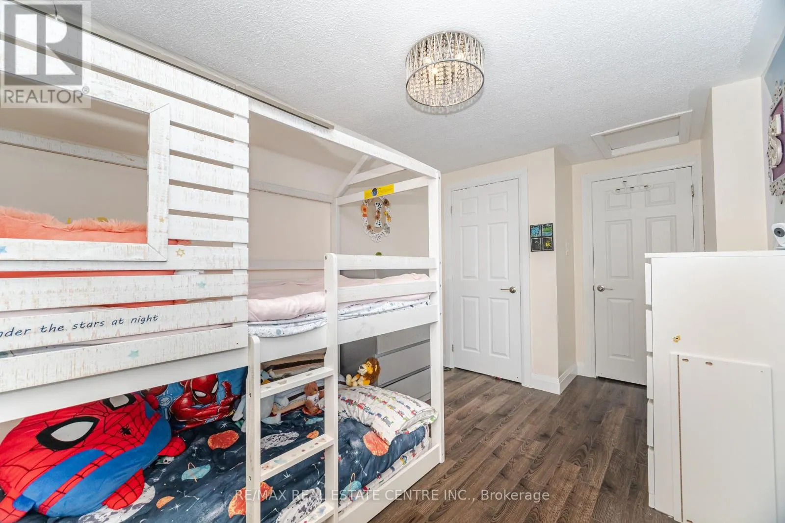 43 ASHBROOK WAY