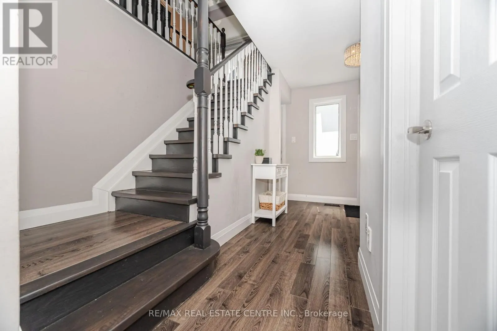 43 ASHBROOK WAY