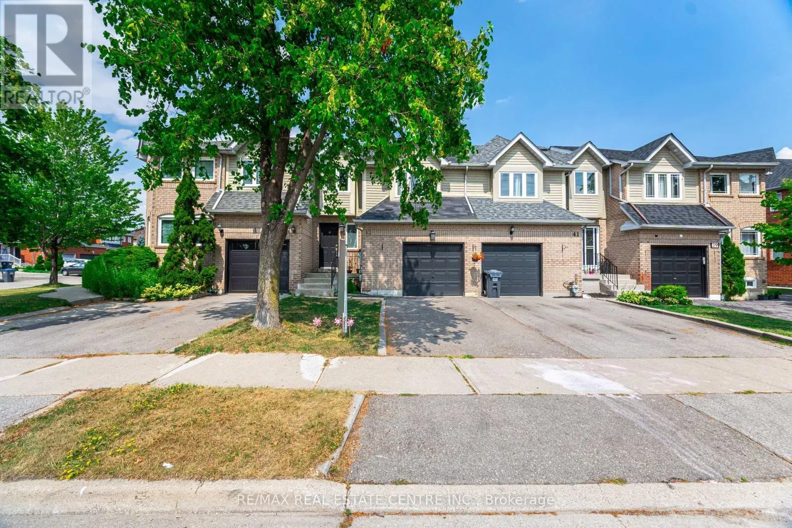 43 ASHBROOK WAY