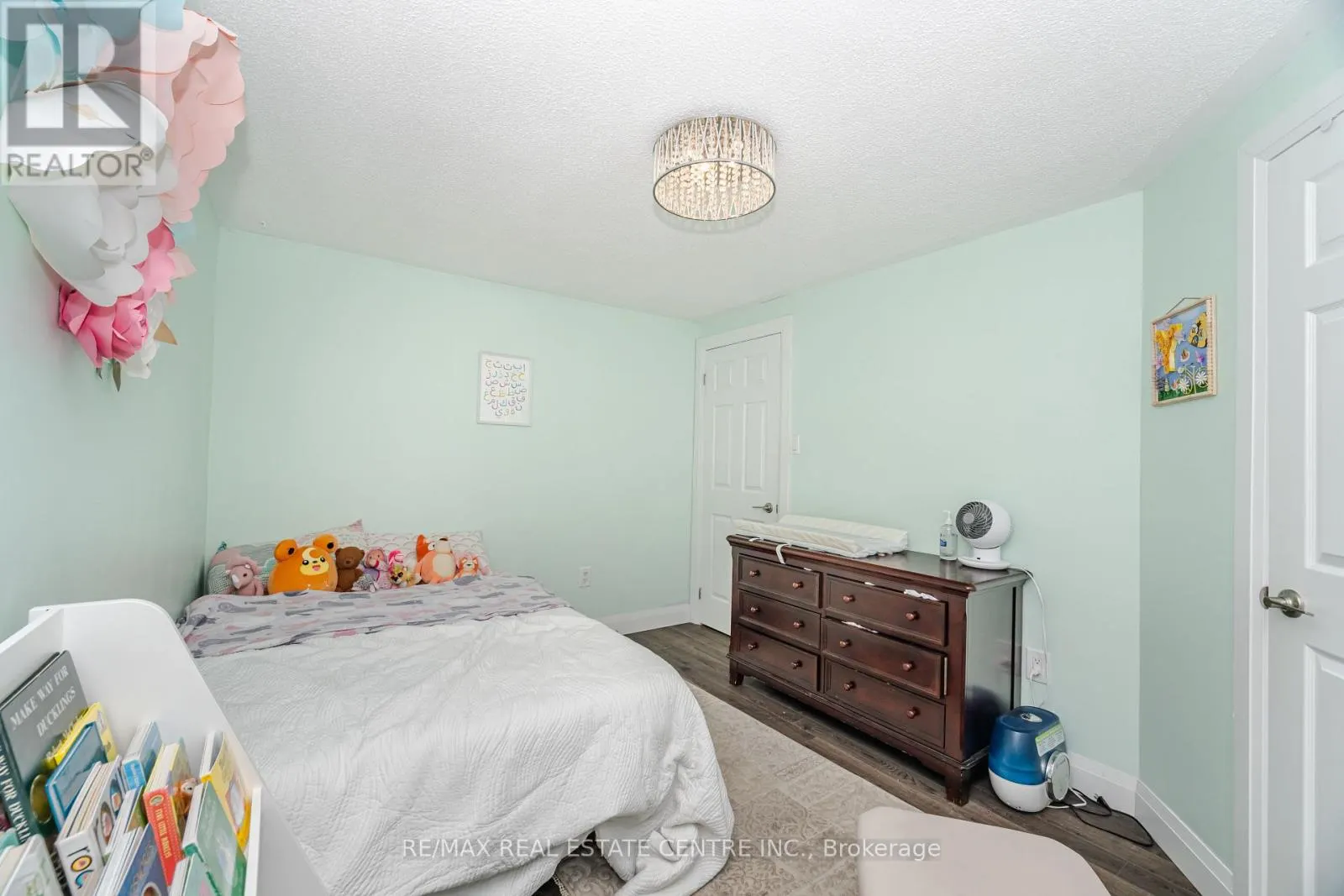 43 ASHBROOK WAY