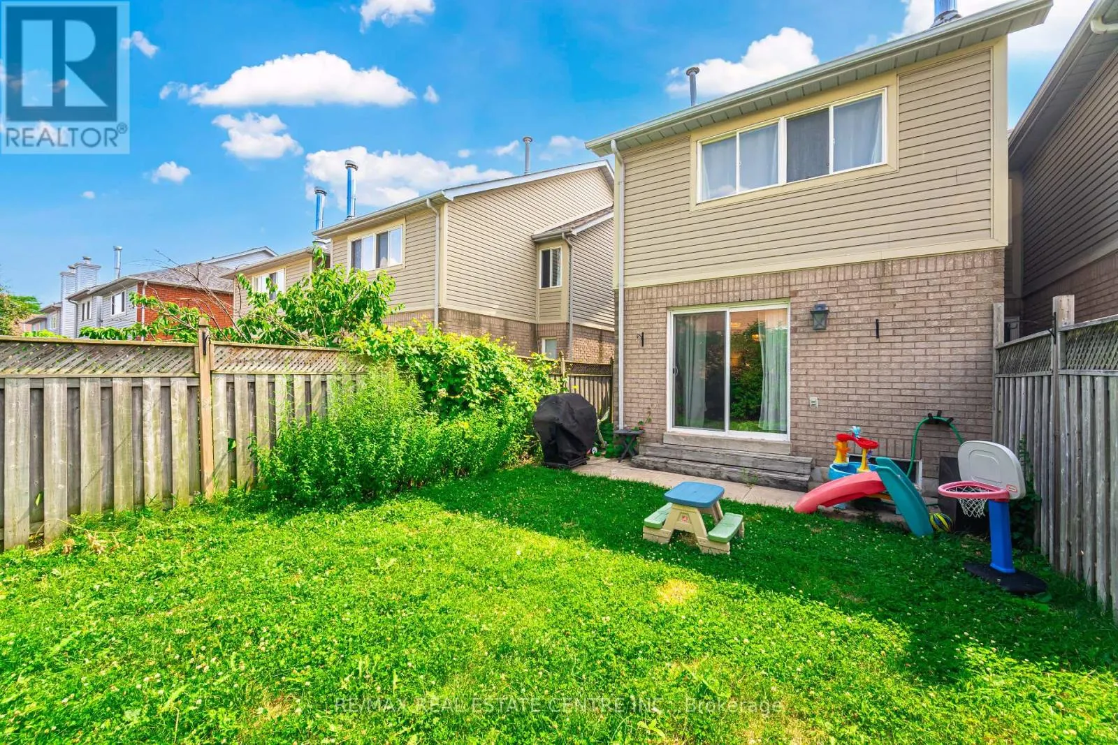 43 ASHBROOK WAY