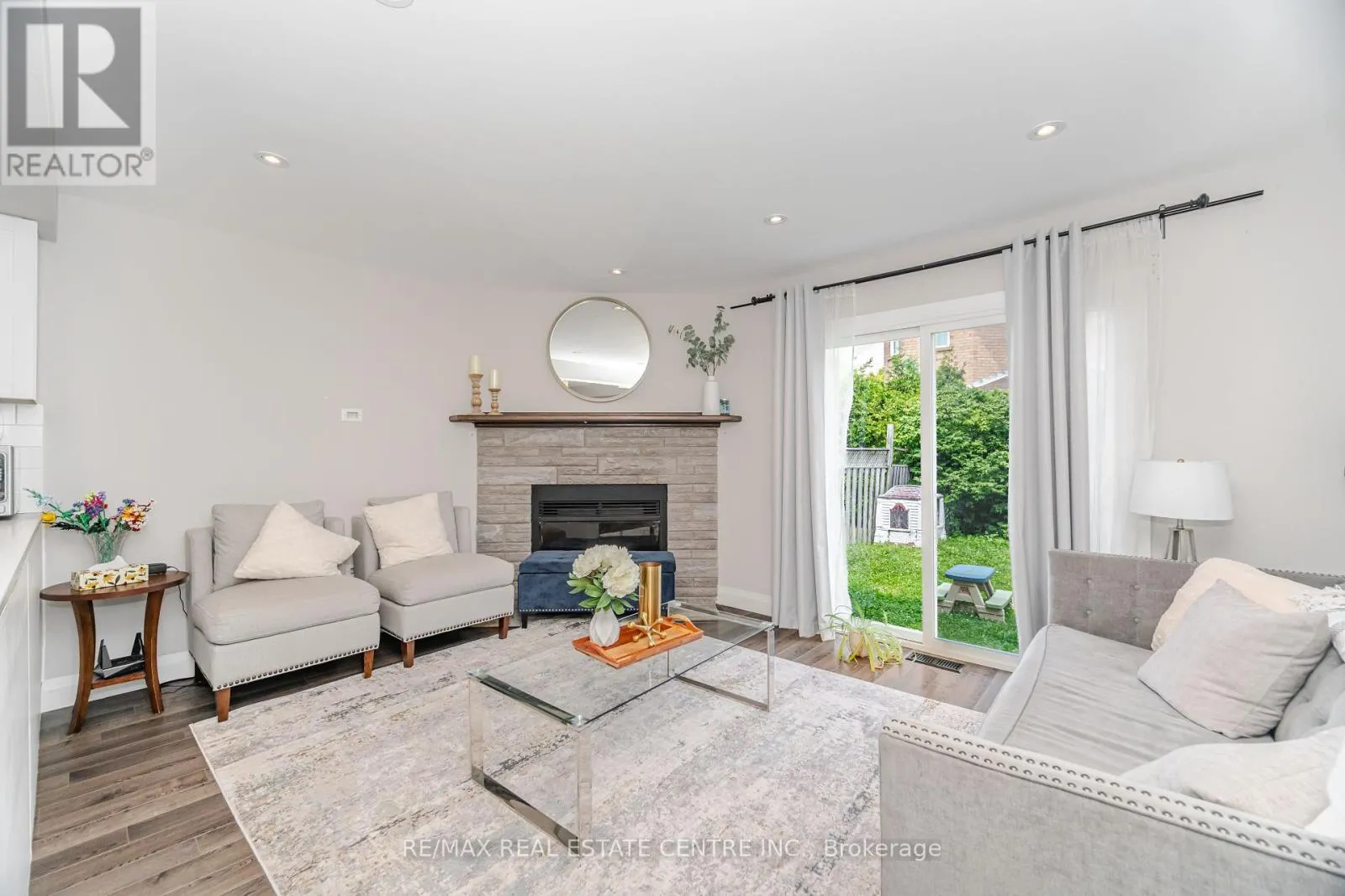43 ASHBROOK WAY