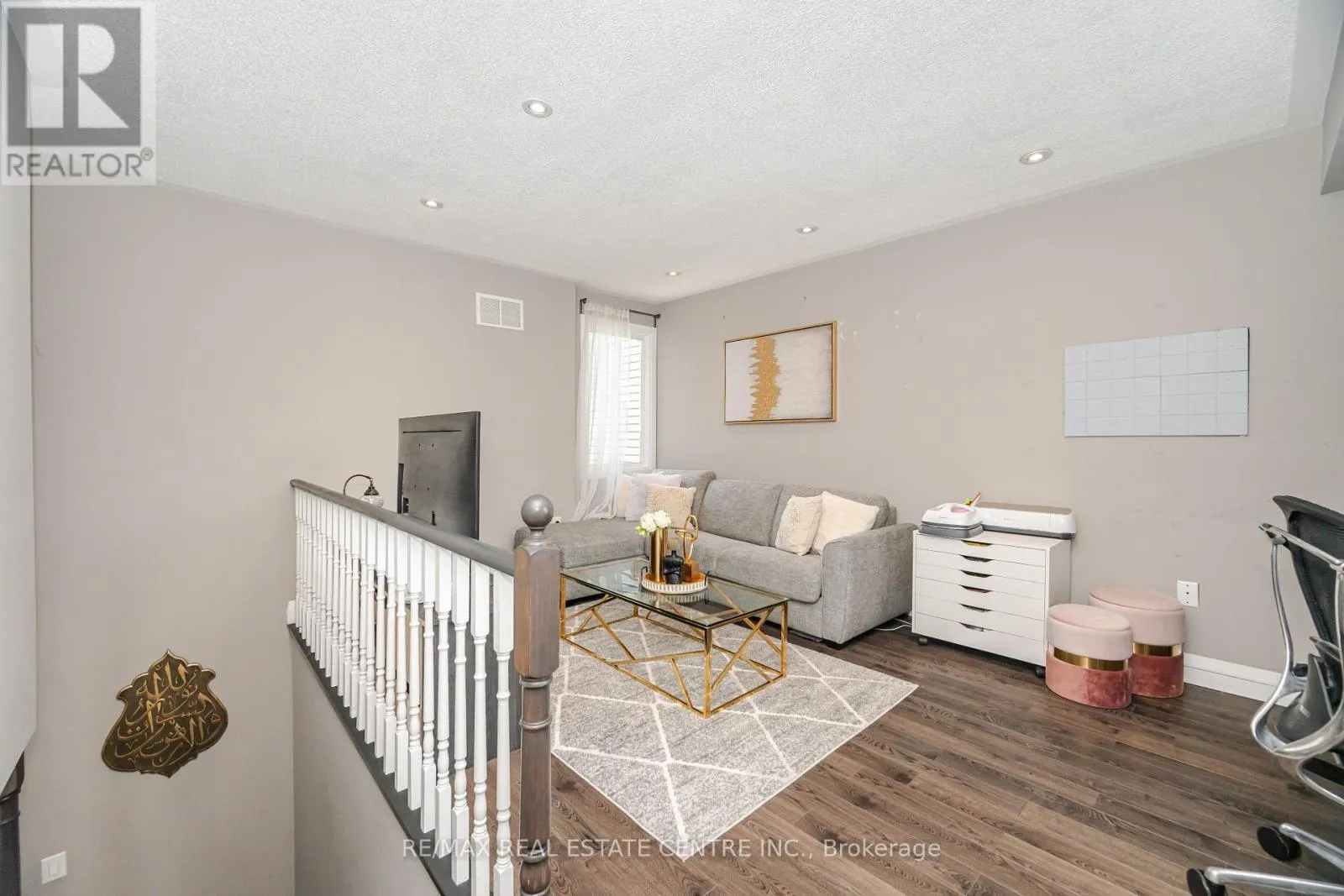 43 ASHBROOK WAY
