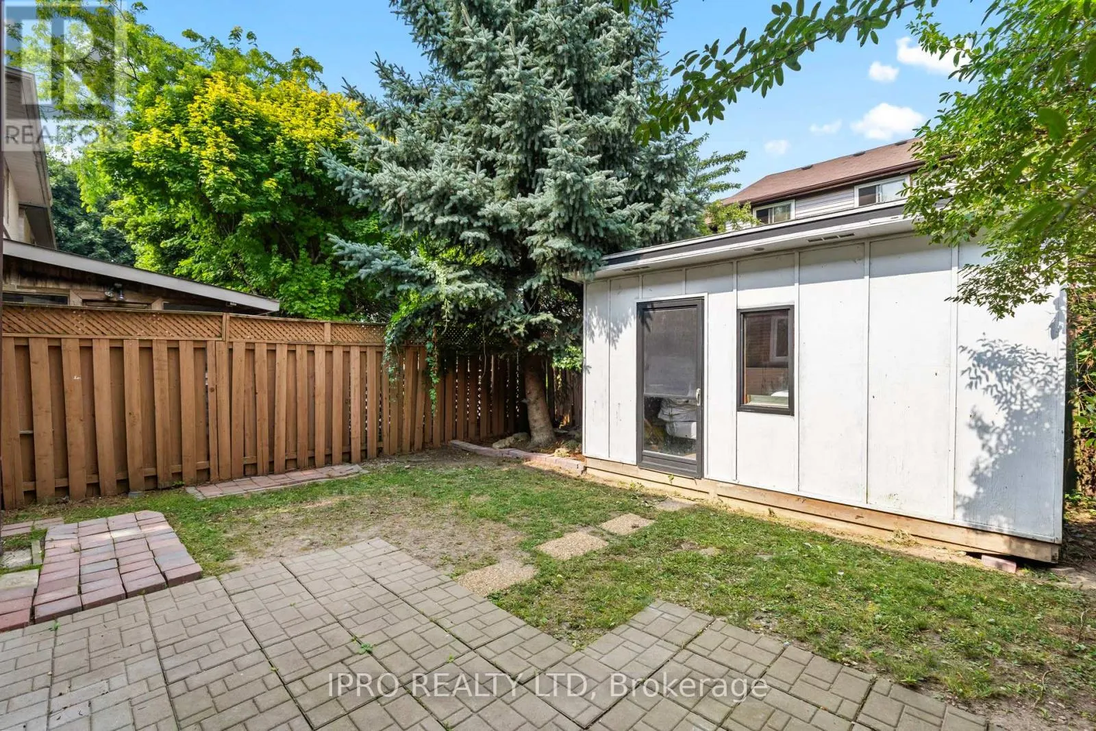 35 BARRINGTON CRESCENT W