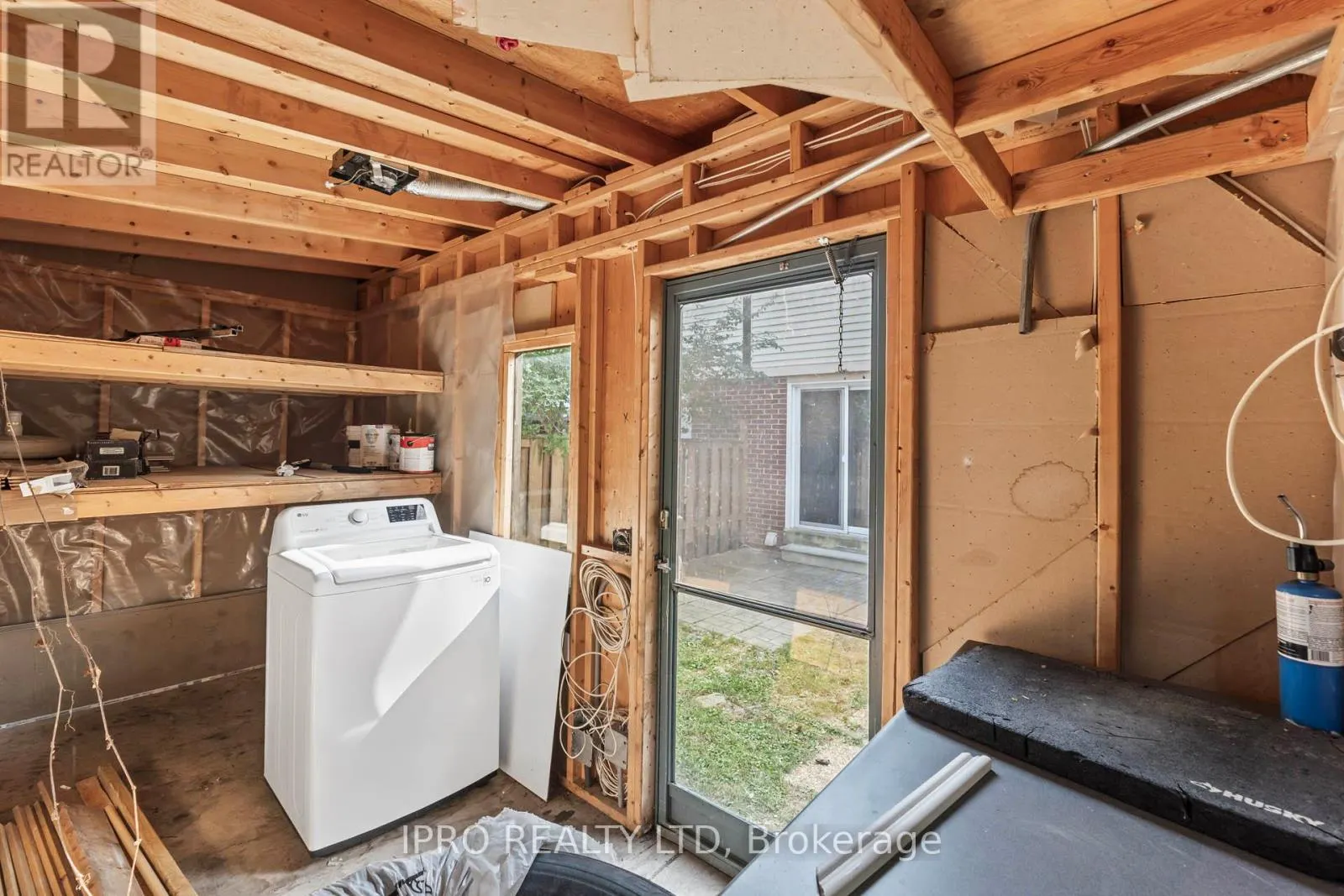 35 BARRINGTON CRESCENT W