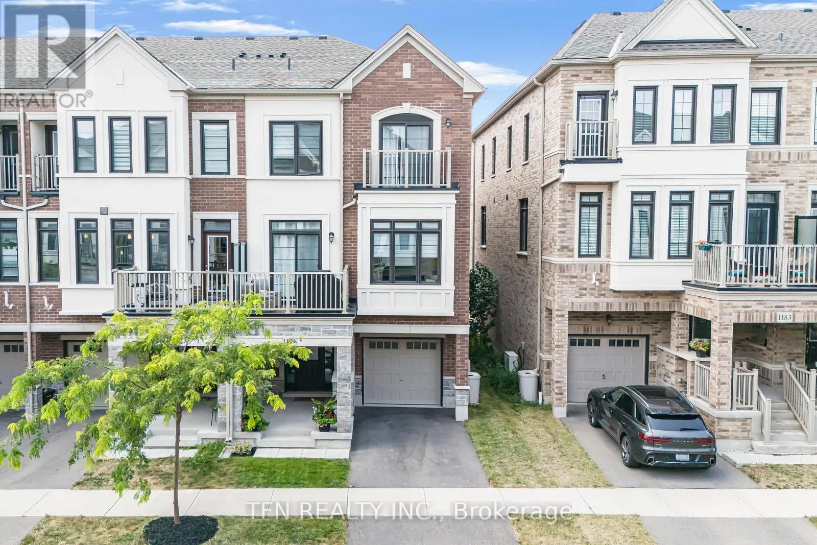1179 LLOYD LANDING