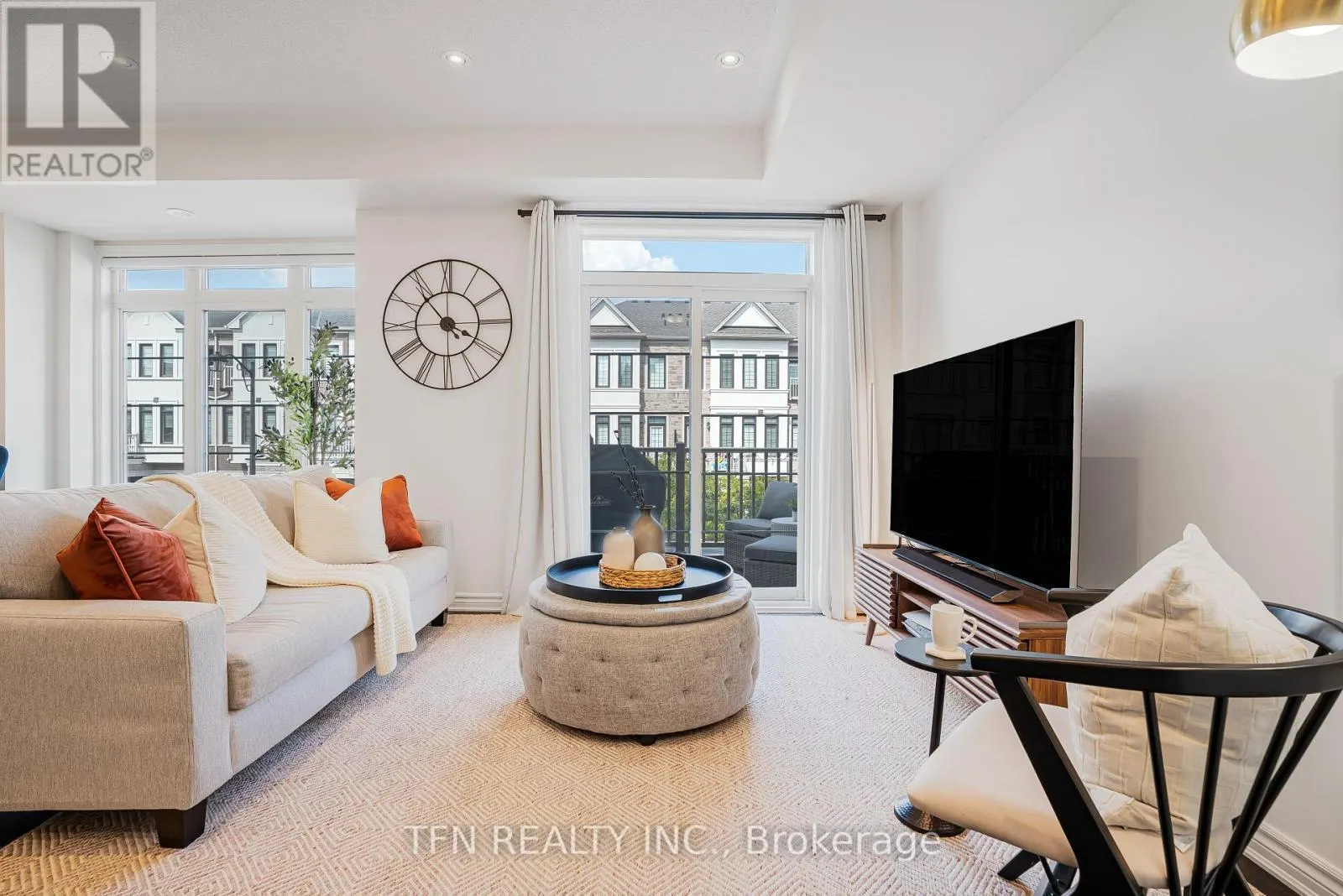 1179 LLOYD LANDING