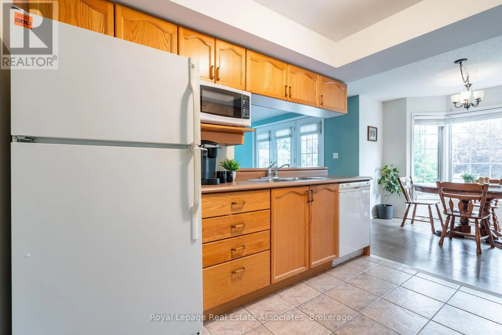 B208 - 216 PLAINS ROAD W