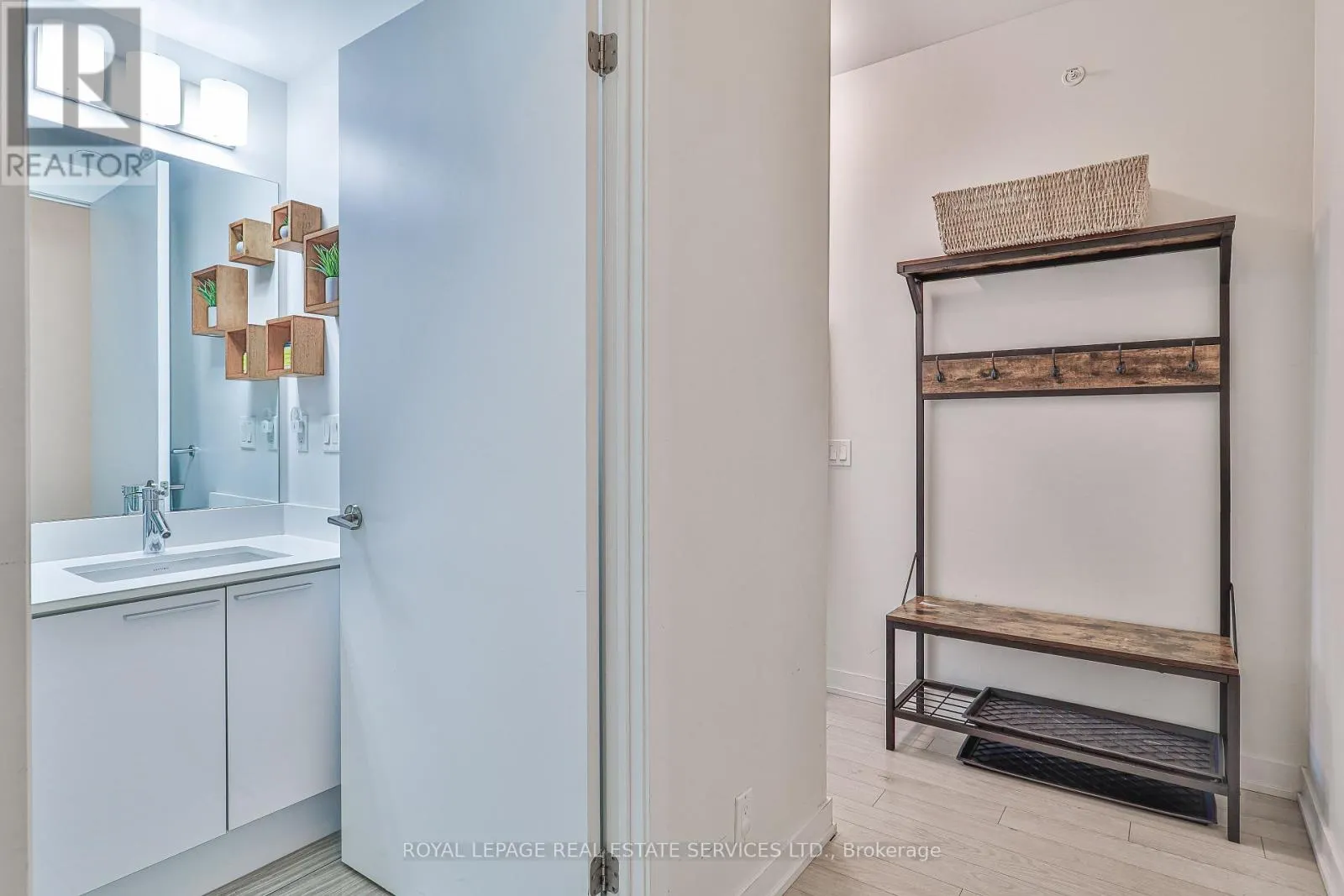 3507 - 10 PARK LAWN ROAD