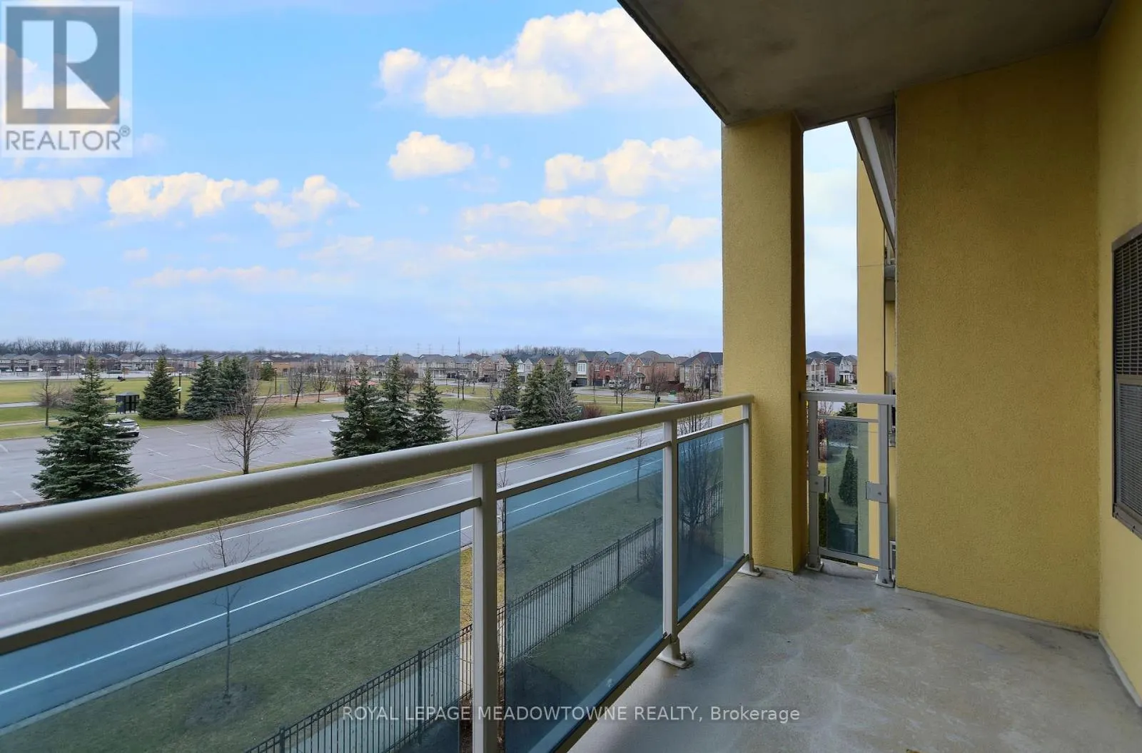 306 - 1421 COSTIGAN ROAD