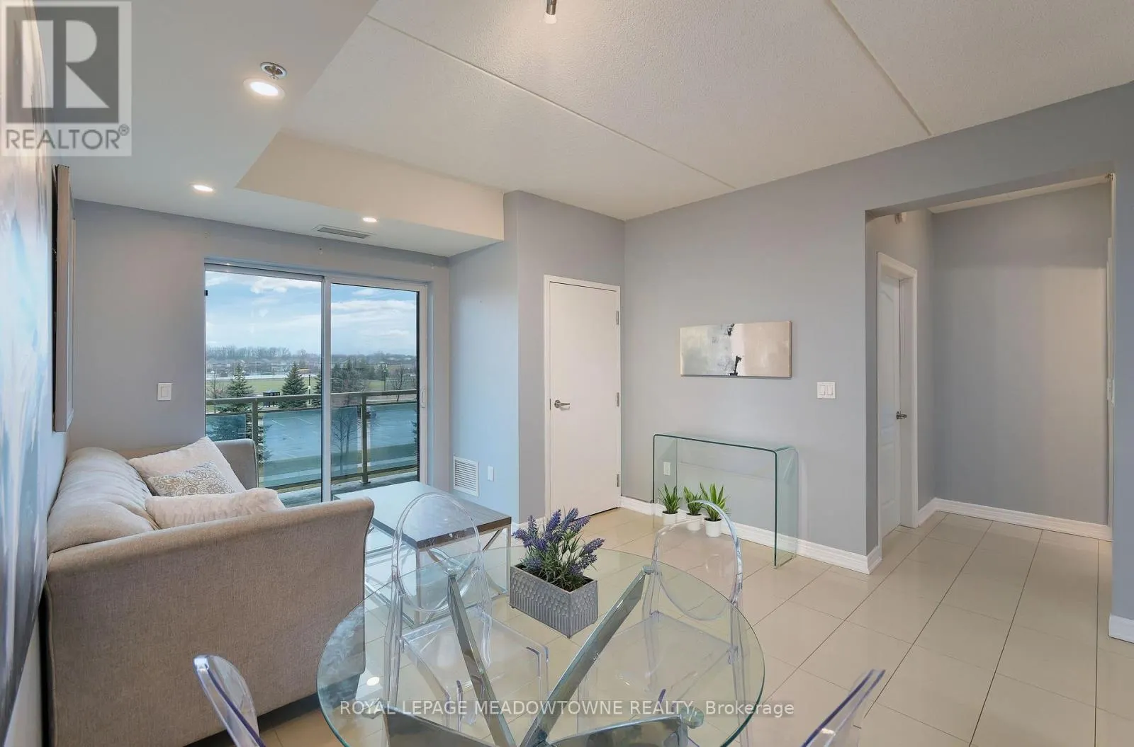 306 - 1421 COSTIGAN ROAD