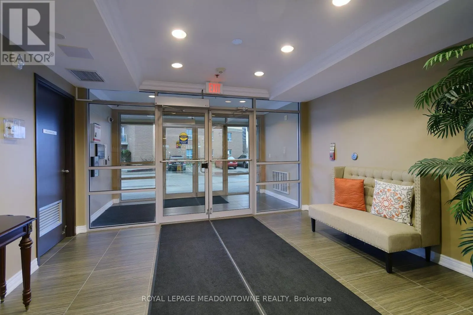 306 - 1421 COSTIGAN ROAD