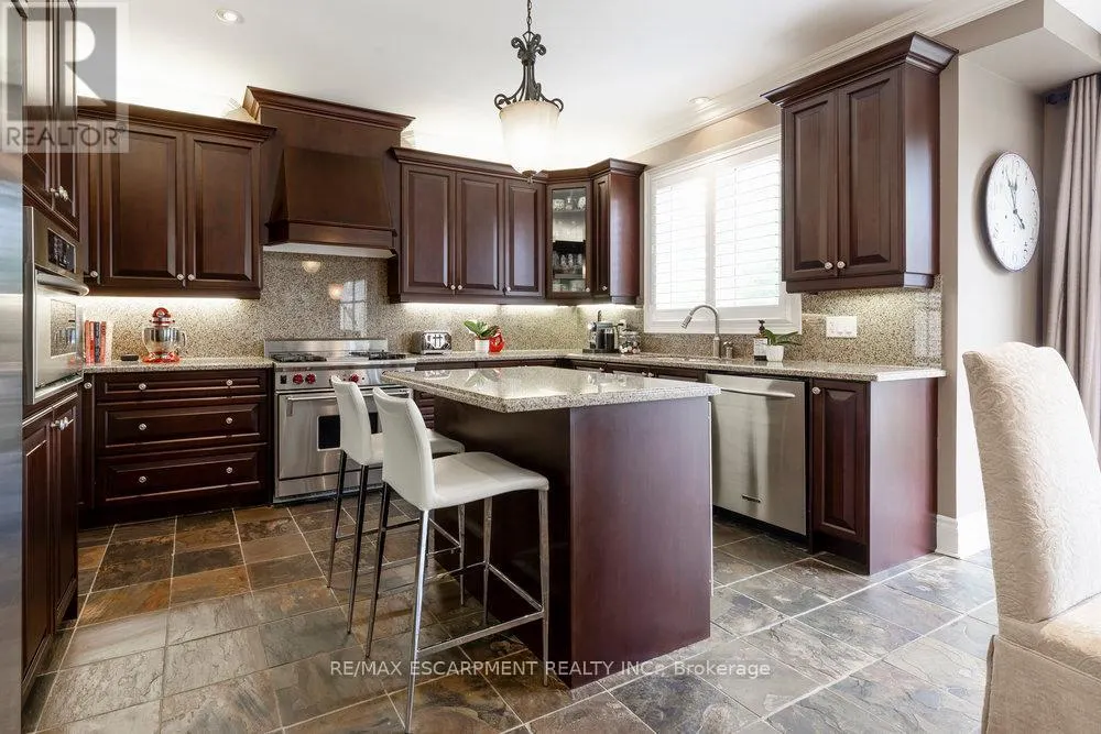 4212 KANE CRESCENT