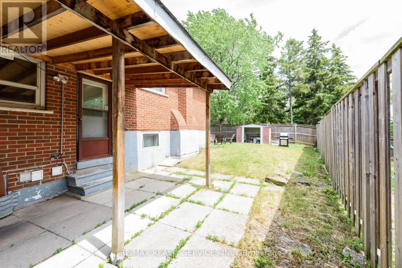 41 MANITOU CRESCENT N