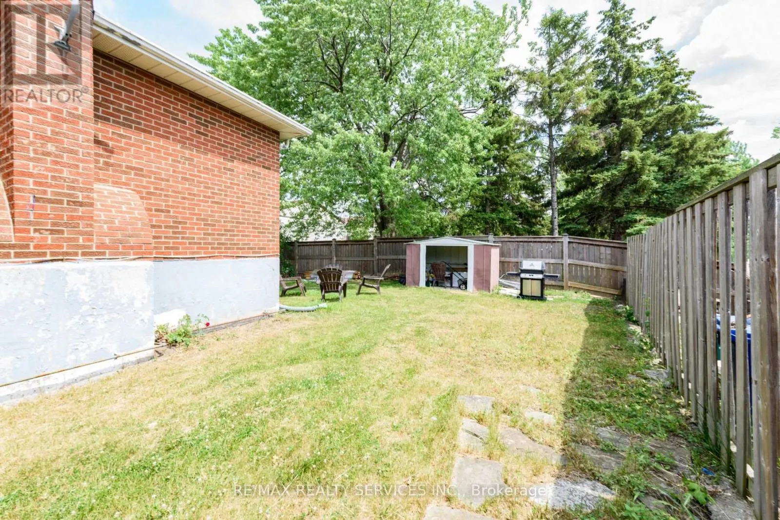 41 MANITOU CRESCENT N