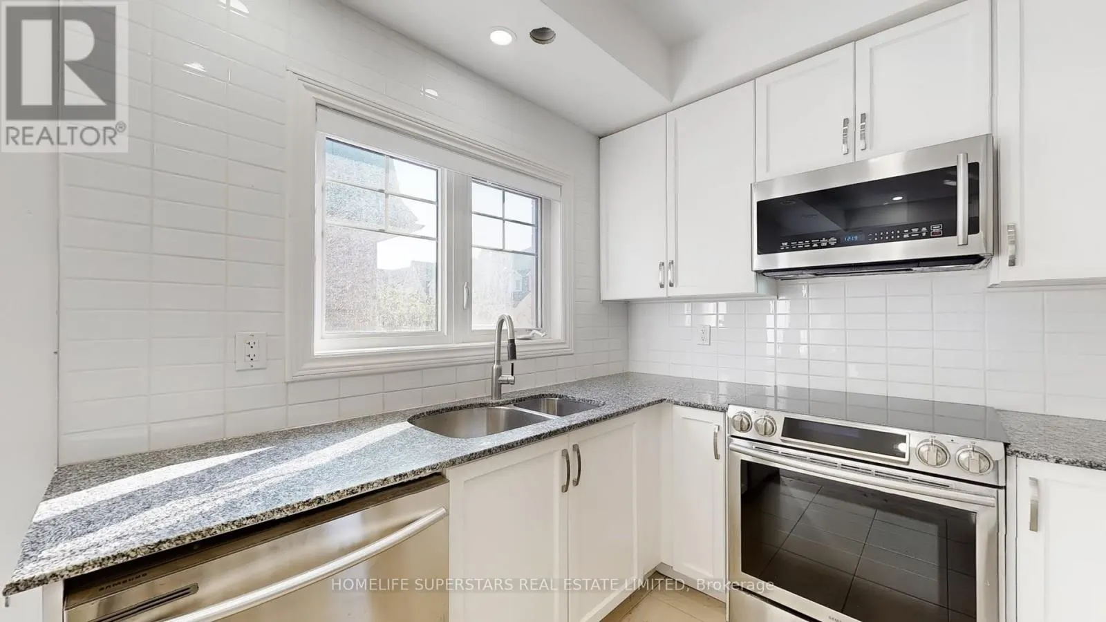 42-02 - 2420 BARONWOOD DRIVE