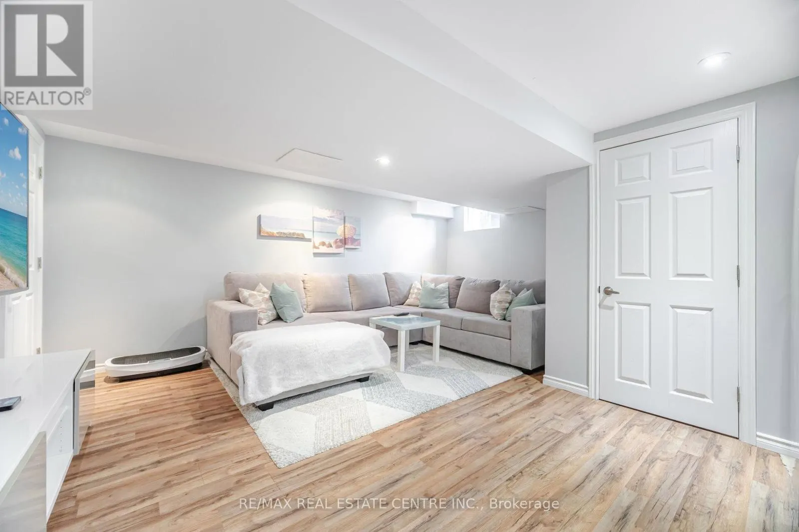 35 - 2295 ROCHESTER CIRCLE