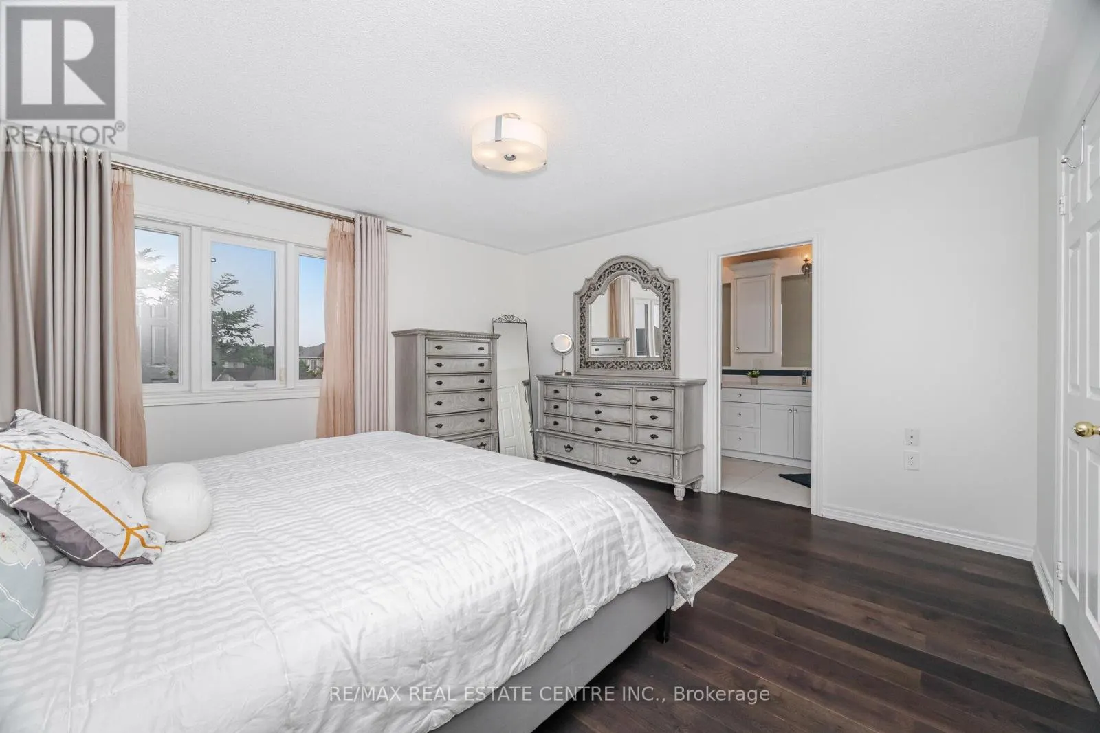 35 - 2295 ROCHESTER CIRCLE