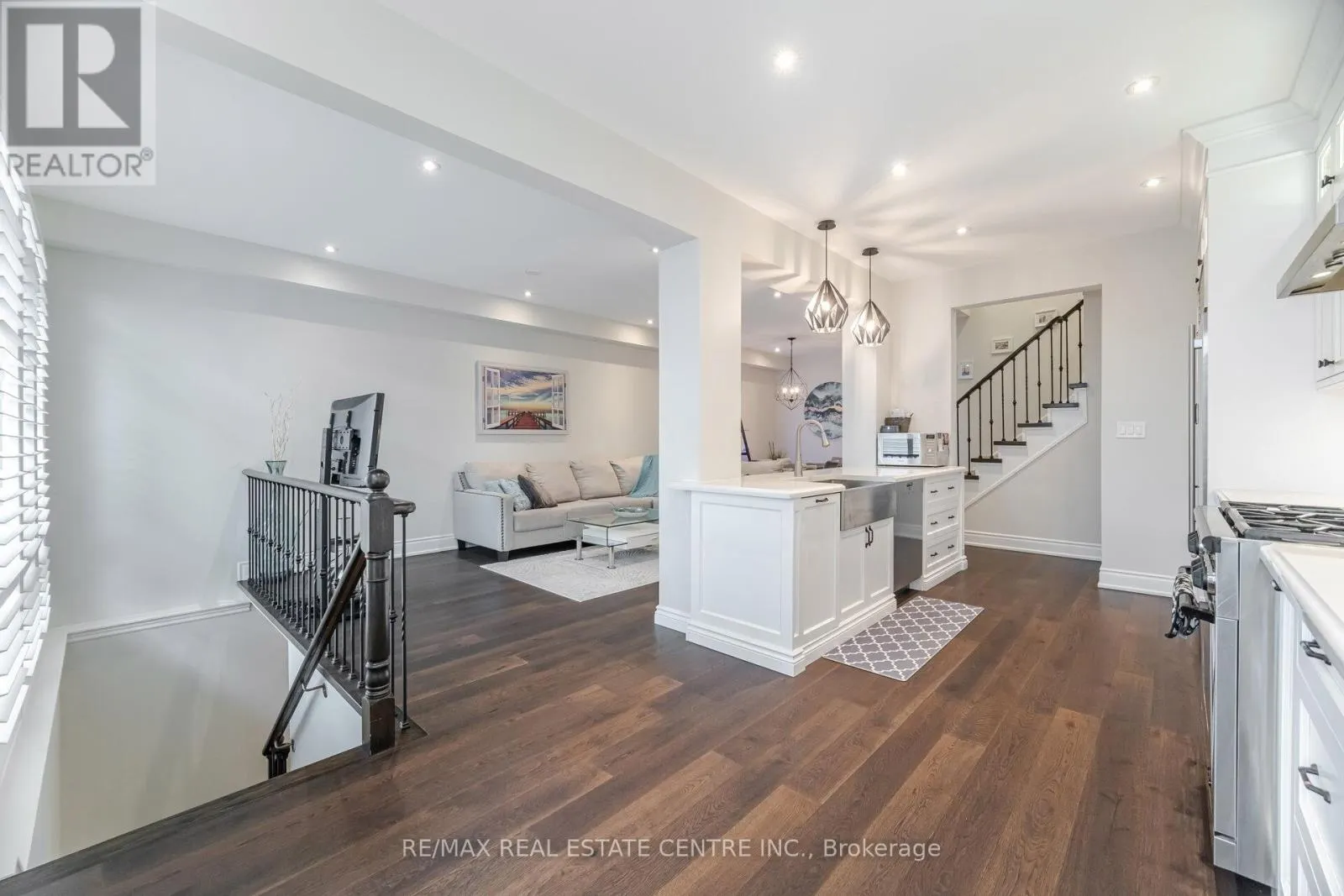 35 - 2295 ROCHESTER CIRCLE