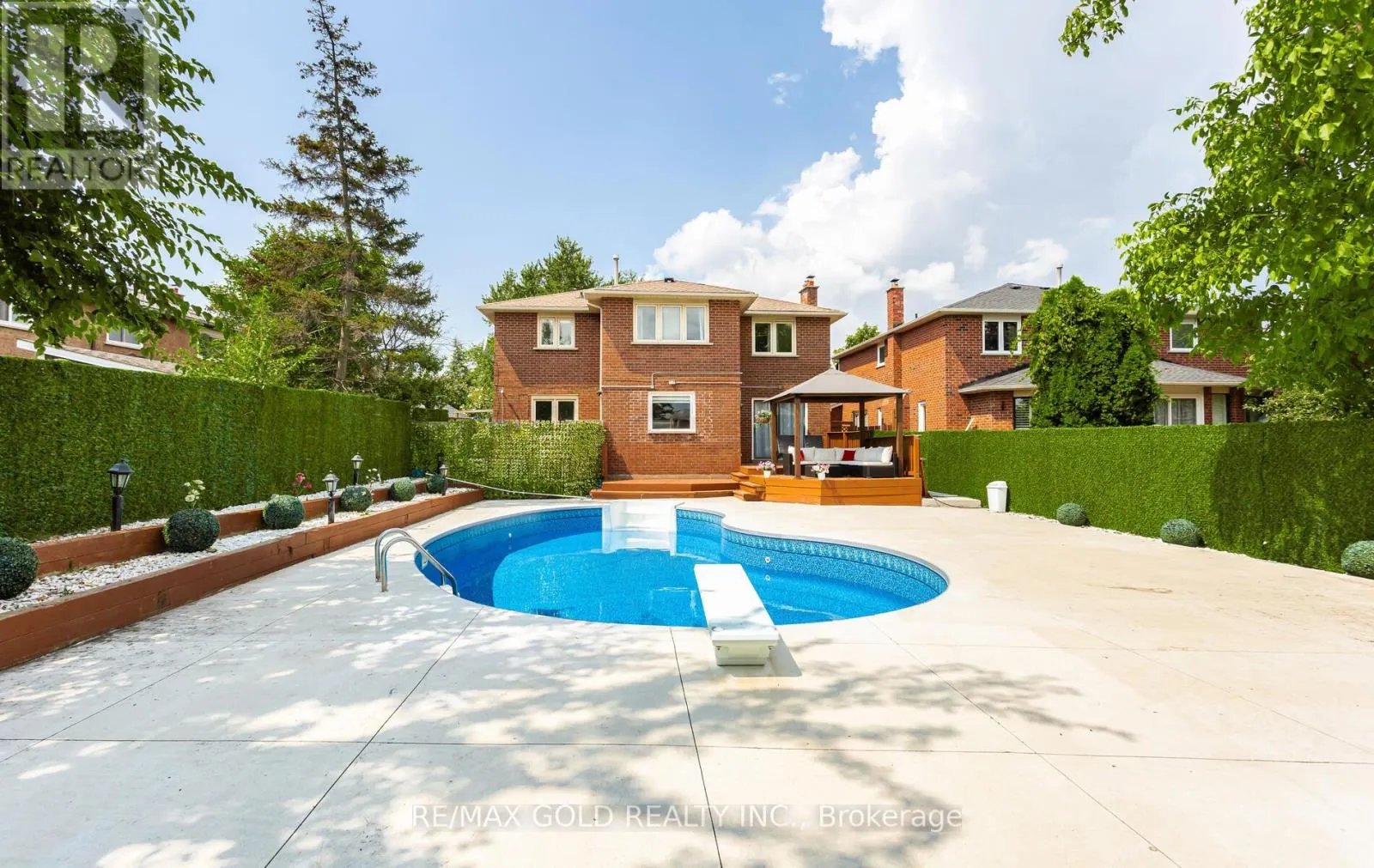 22 BUTLERS COURT