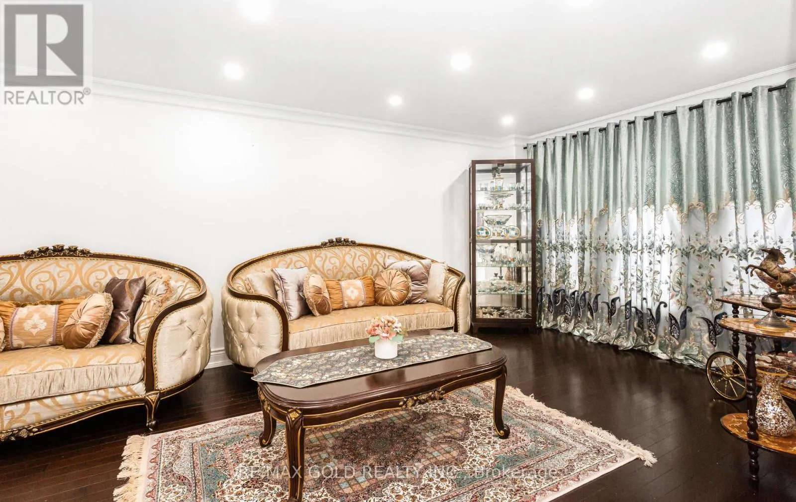 22 BUTLERS COURT