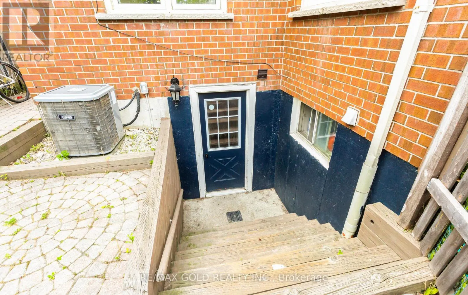 22 BUTLERS COURT