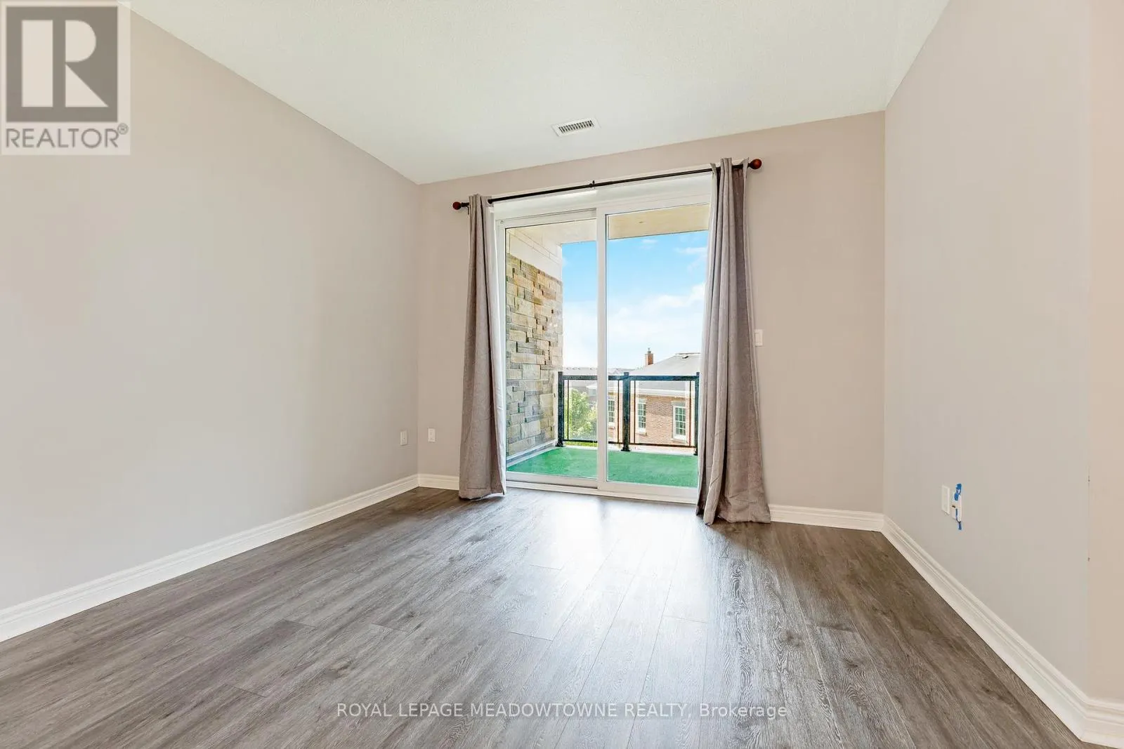 310 - 33 WHITMER STREET